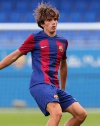 电竞赛事-记者丨米兰和科莫均有意巴萨18岁中卫昆卡