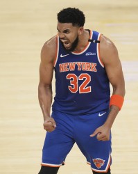 电竞赛事-现役球员单场5+三分全中的比赛场次：唐斯与波蒂斯各4场并列联盟第一